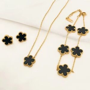 Chic Gold and Black Floral Necklace Set